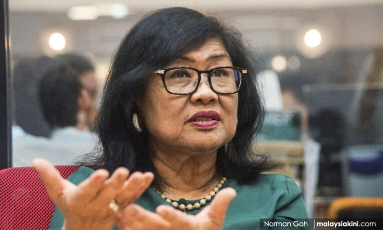 Berhenti mengambil kesempatan dengan isu stoking – Rafidah menegur ‘kaki bakar’