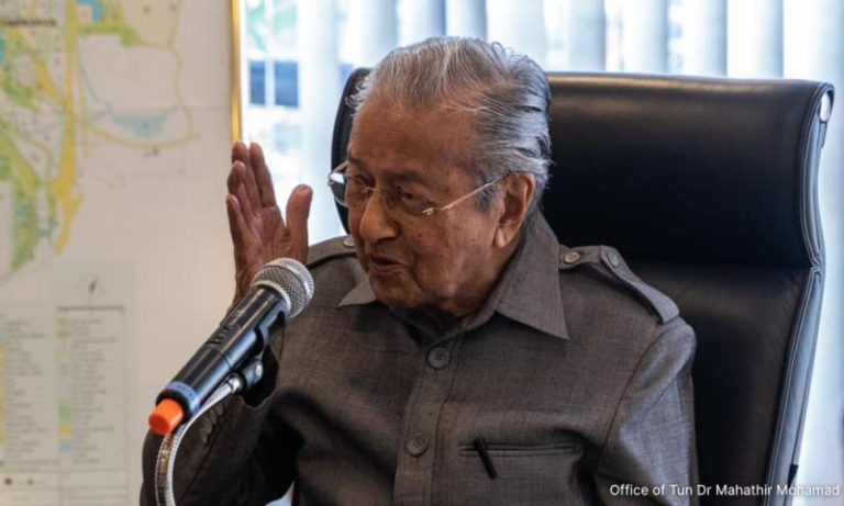 Dr M: Bekas AG Apandi Ali harus dihukum, tidak boleh dikompensasikan