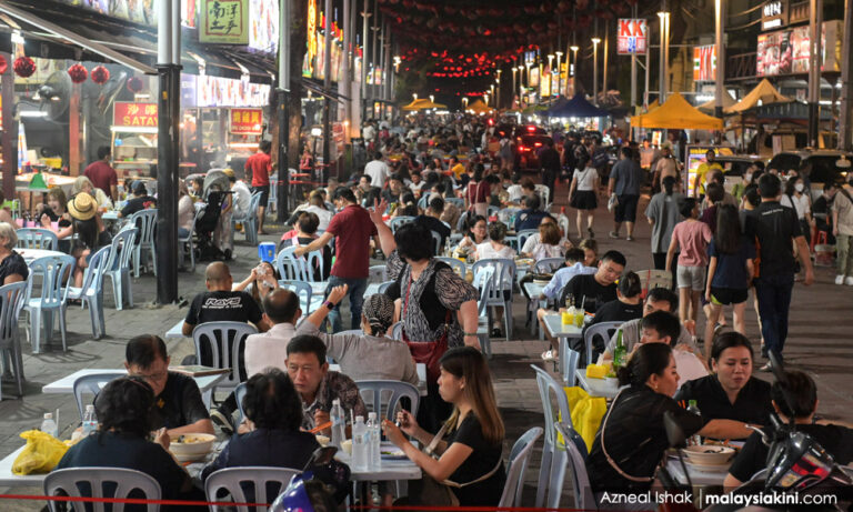 Pesona Malam di Jalan Alor yang Magis