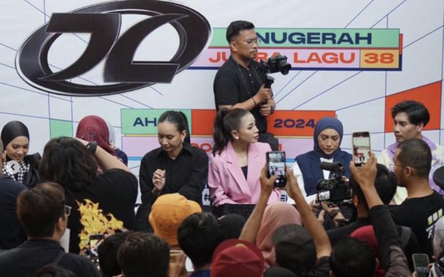 Pilihan Ikonik AJL 38! Gaya ‘Muzikaverse’ Menarik Perhatian